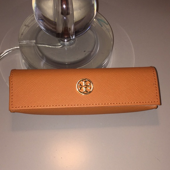 - Tory Burch eyeglass case - Picture 1 of 6